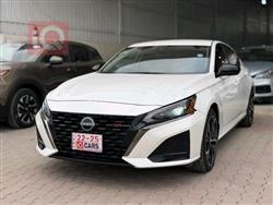 نيسان ألتيما